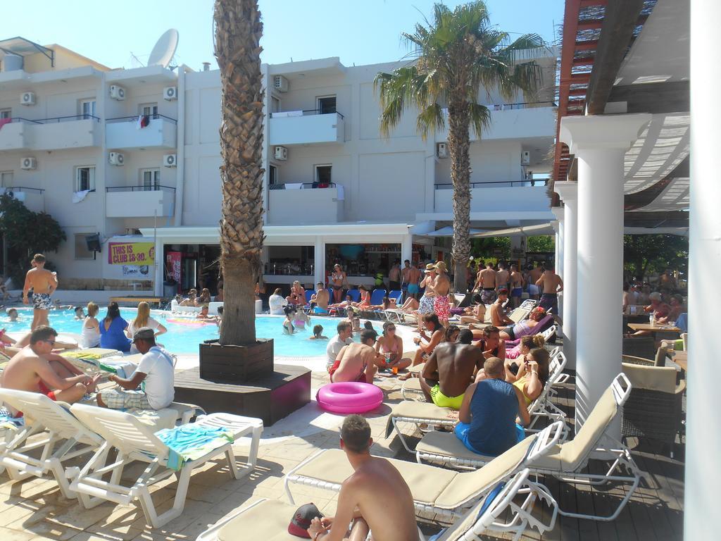 Quayside Village Hotel Kávos Extérieur photo
