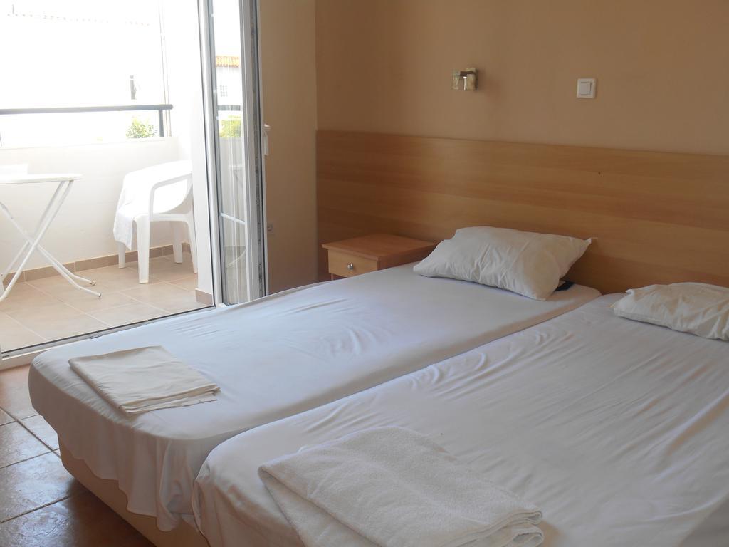 Quayside Village Hotel Kávos Chambre photo