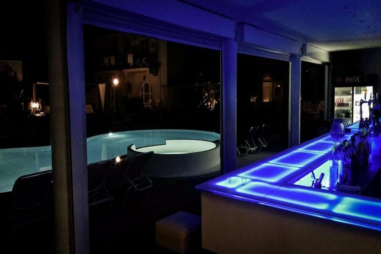 Quayside Village Hotel Kávos Extérieur photo