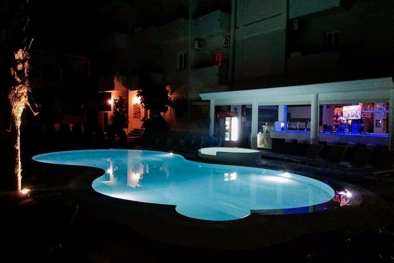 Quayside Village Hotel Kávos Extérieur photo